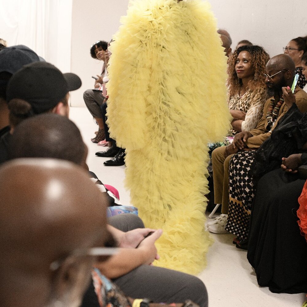Beautiful fluffy high fashion tulle coat - Picture 7 of 7